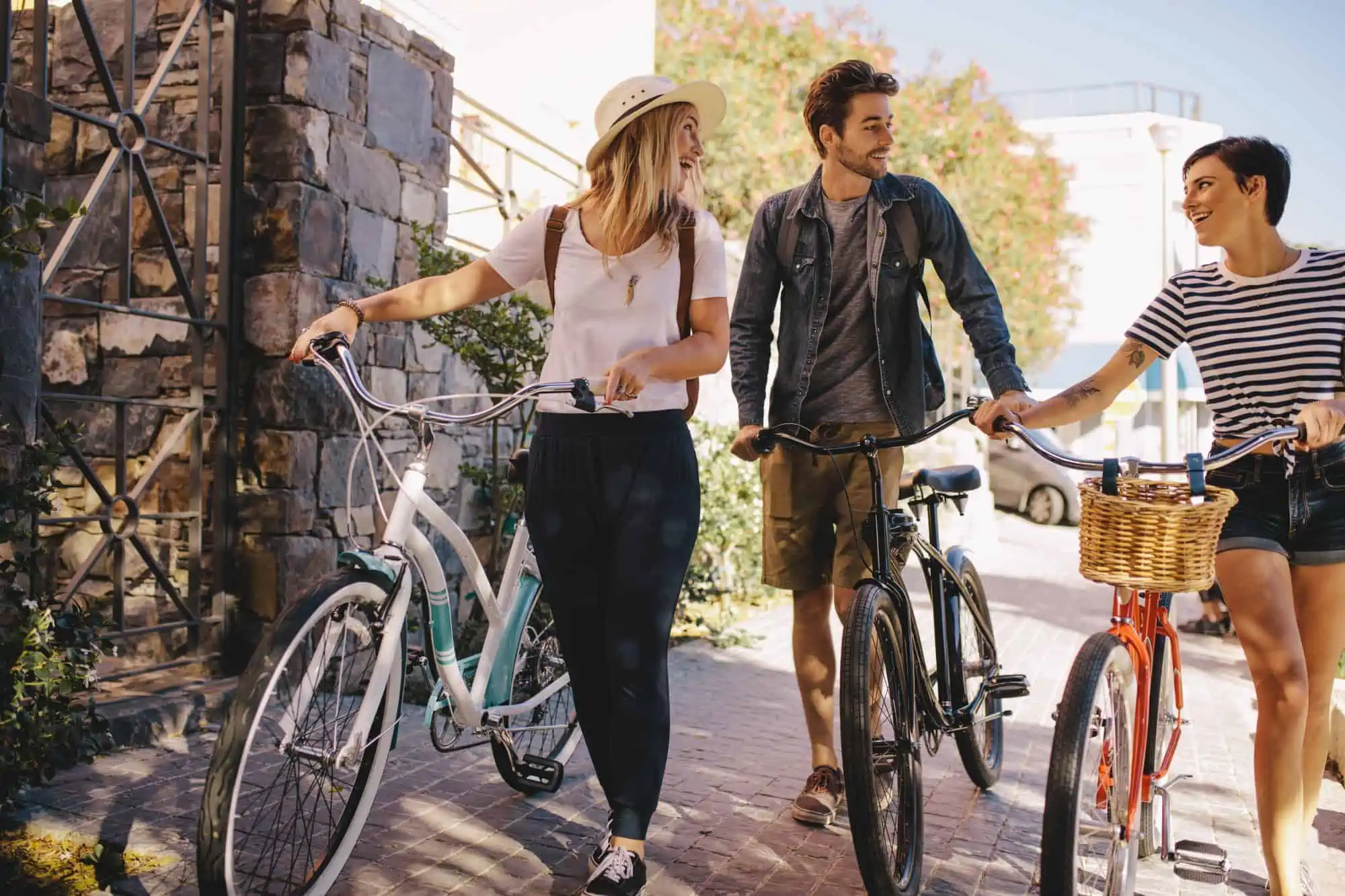Mersul pe bicicletă și transformarea pe care o poate aduce vieții noastre în oraș, urban sprawl, cartier rezidențial
